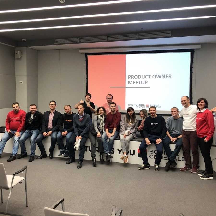 Group photo at a Product Owner meetup for IT teams.